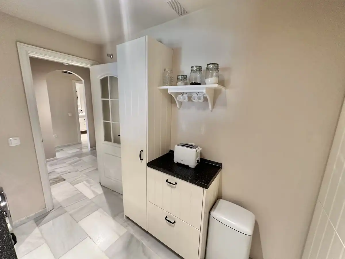 Apartamento con jardín en venta en Calahonda, imagen 24