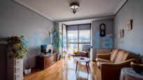 Living room of Flat for sale in  Madrid Capital  with Heating, Storage room and Balcony