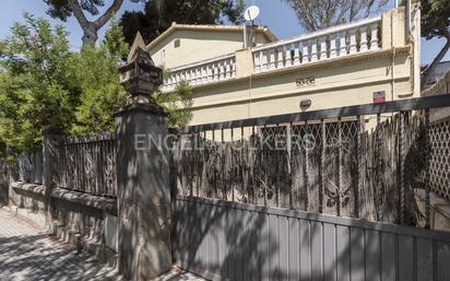 Vista exterior de Casa o xalet en venda en Castelldefels amb Terrassa i Balcó