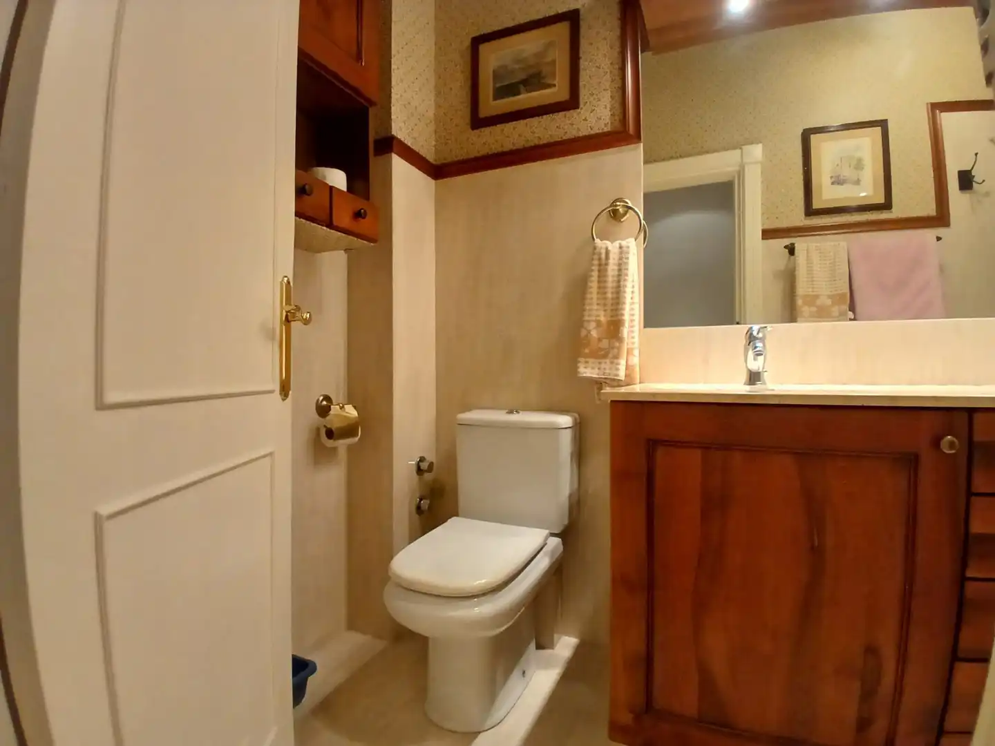 Badezimmer von Wohnung zum Verkauf in Bilbao  mit Klimaanlage, Heizung und Ofen
