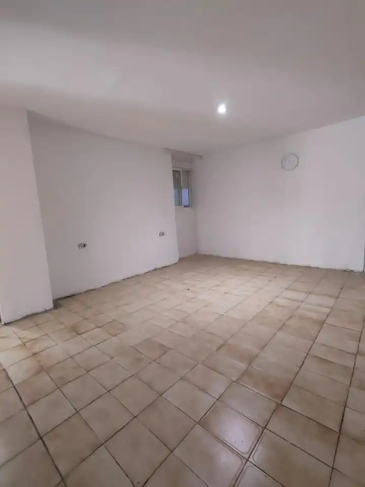 Wohnung zum Verkauf in Zaragoza mit Heizung und Abstellraum