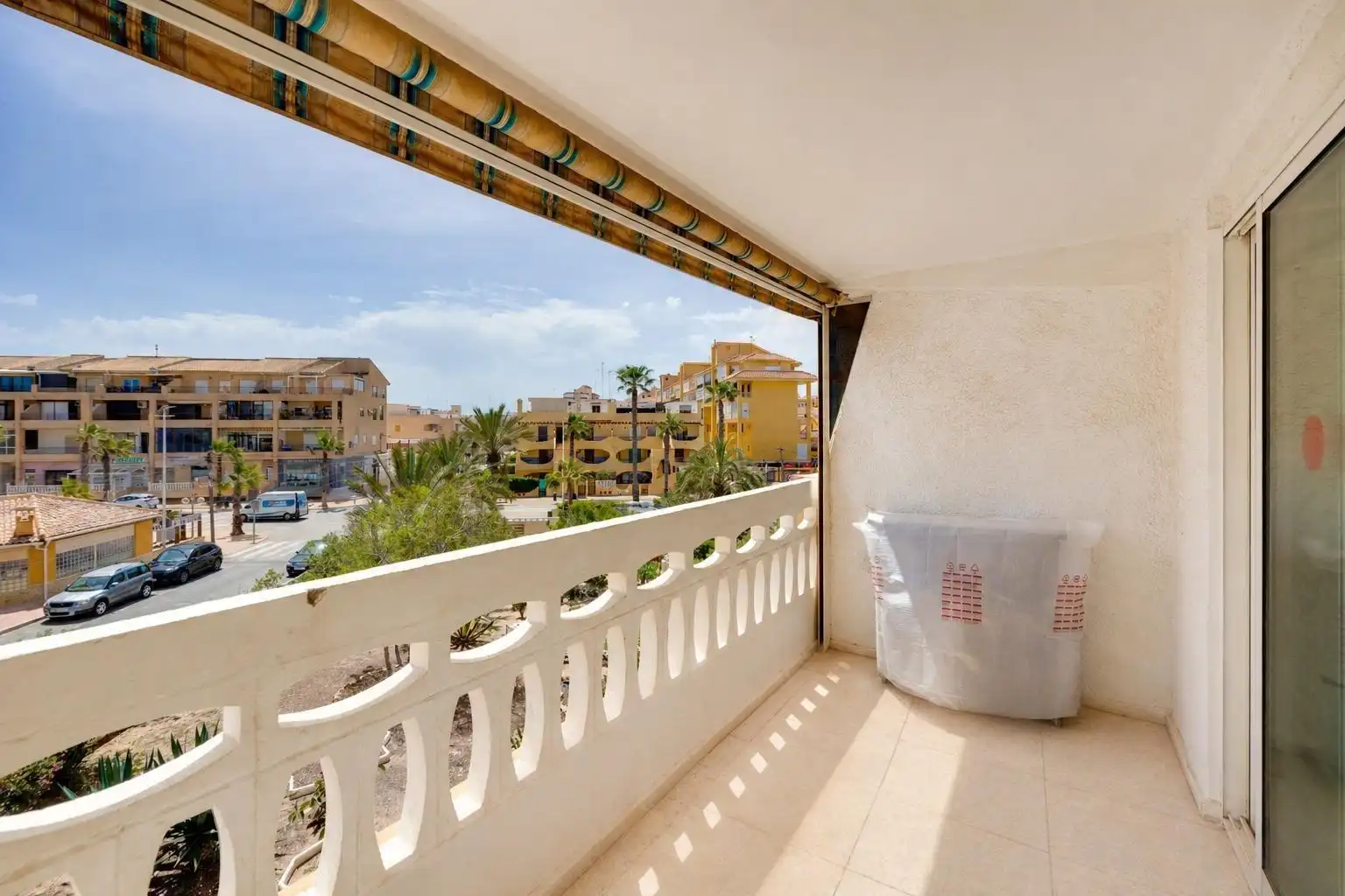 Terraza de Apartamento en venta en Torrevieja con Terraza y Amueblado