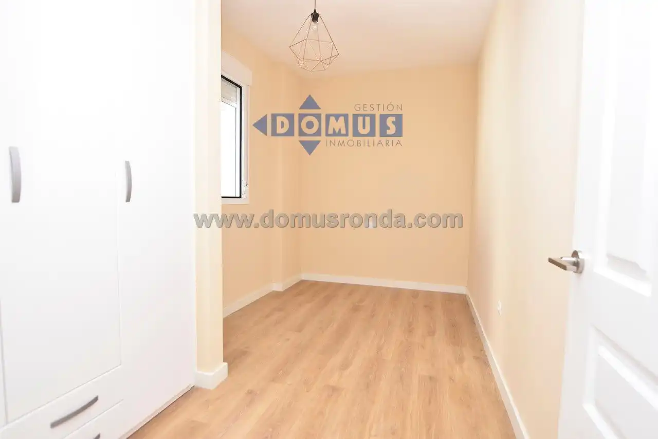 Bedroom of Flat for rent in Ronda  with Air Conditioner and Terrace