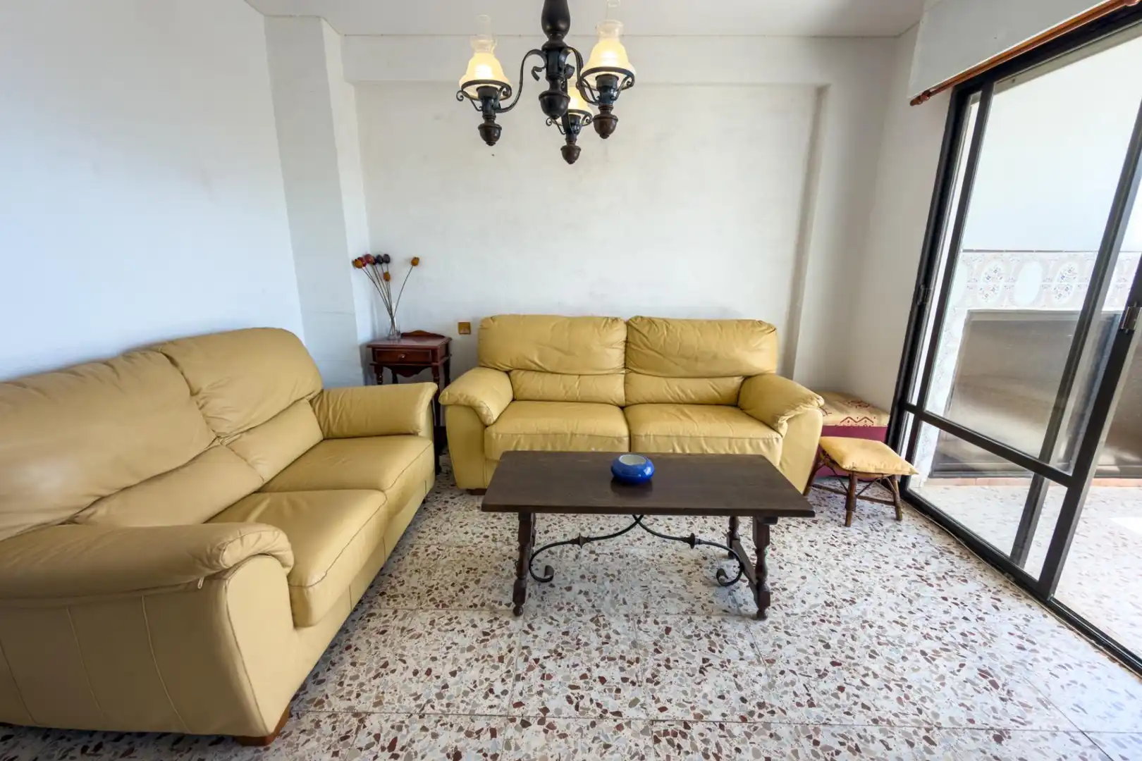 Sala d'estar de Pis en venda en Torrevieja amb Terrassa, Moblat i Balcó