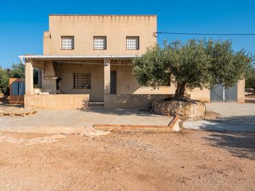 Maison rustique à vendre à Camarles