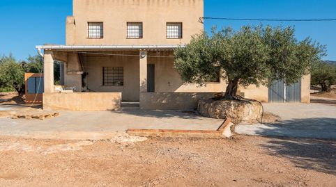 Gran finca con masía, luz y agua