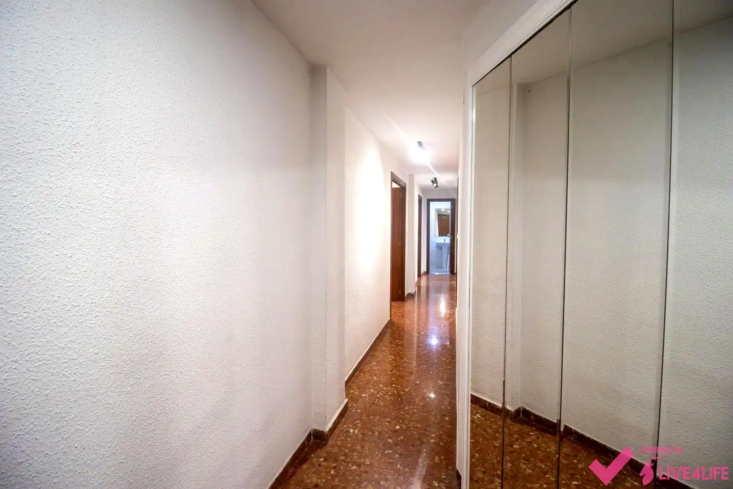 Flat for share in Valencia  with Air Conditioner and Furnished