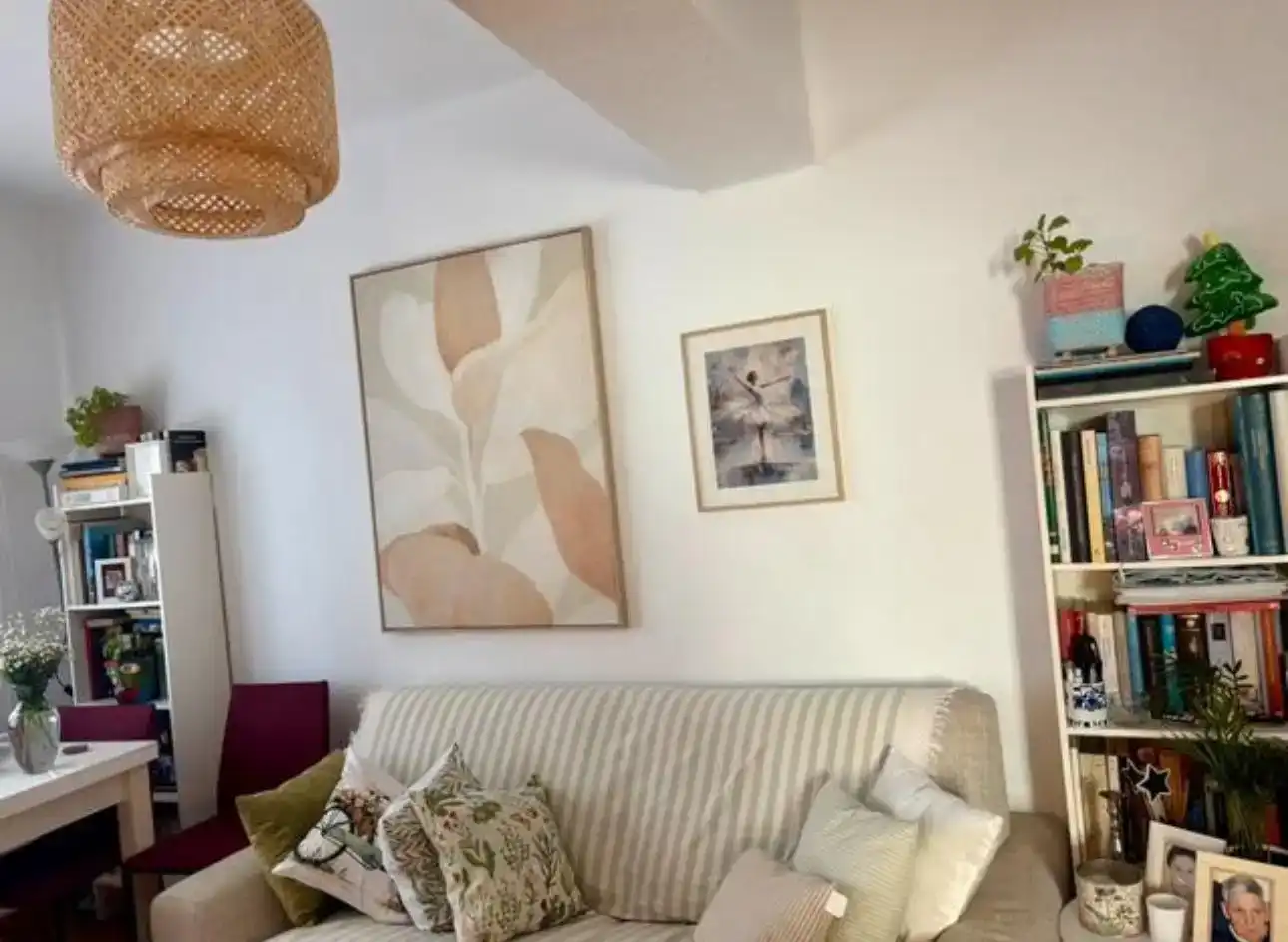 Sala d'estar de Pis en venda en Casco Viejo