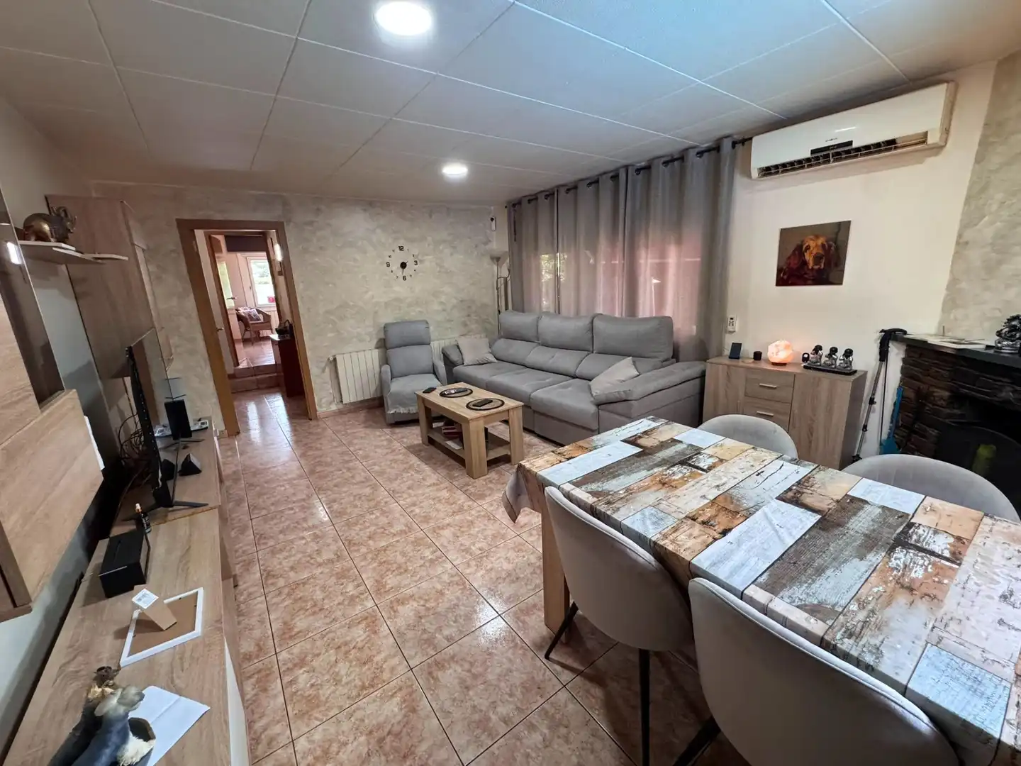 Sala de estar de Casa o chalet en venta en Riells i Viabrea con Aire acondicionado, Calefacción y Jardín privado