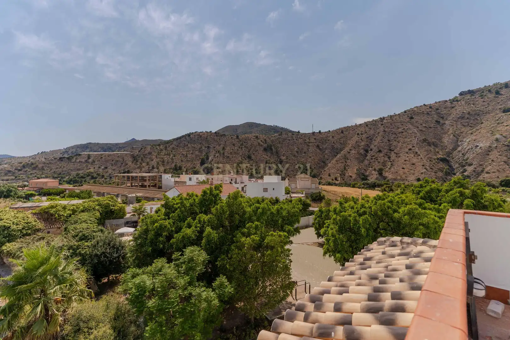 Vista exterior de Apartament en venda en Vélez de Benaudalla amb Aire condicionat i Piscina comunitària