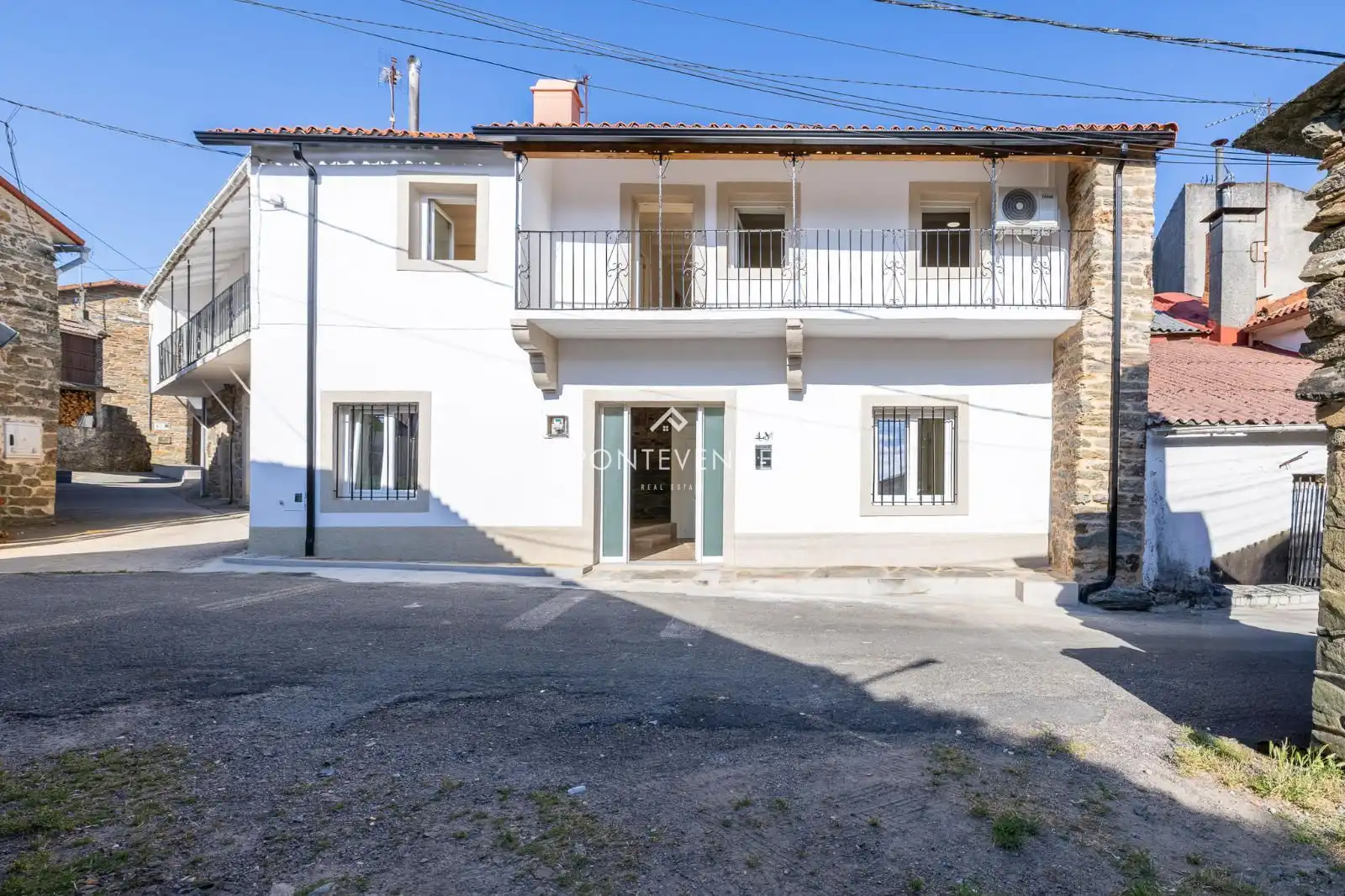 Vista exterior de Casa adosada en venda en Forcarei amb Aire condicionat, Calefacció i Terrassa