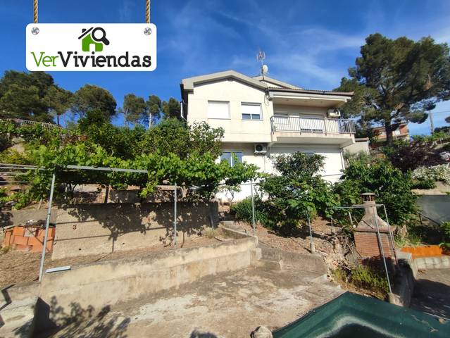 Casa-chalet en Venta en Carrer Major, 550 en Vallirana