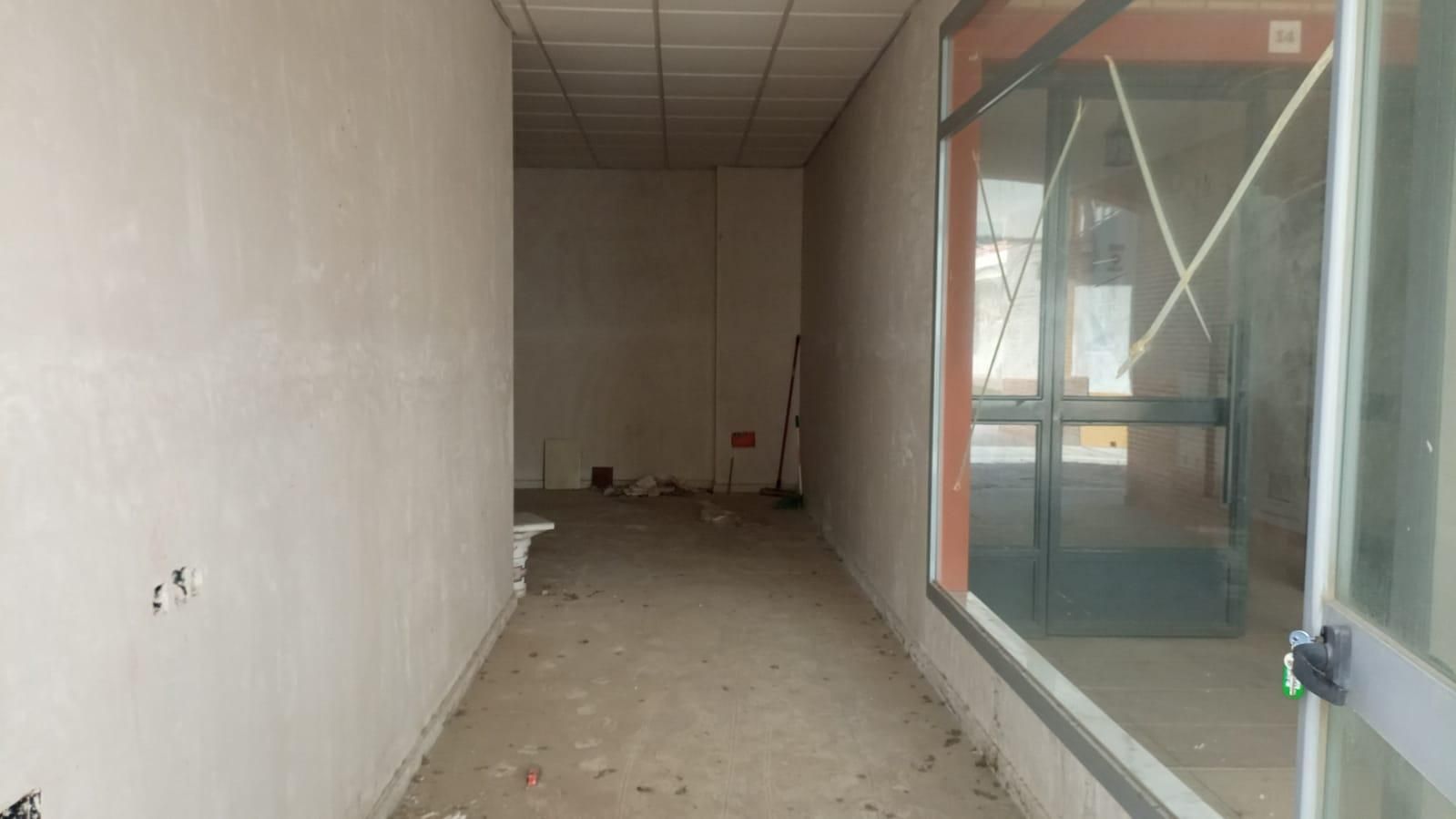 Local en venda a Pablo Iglesias, 14, Lora del Río