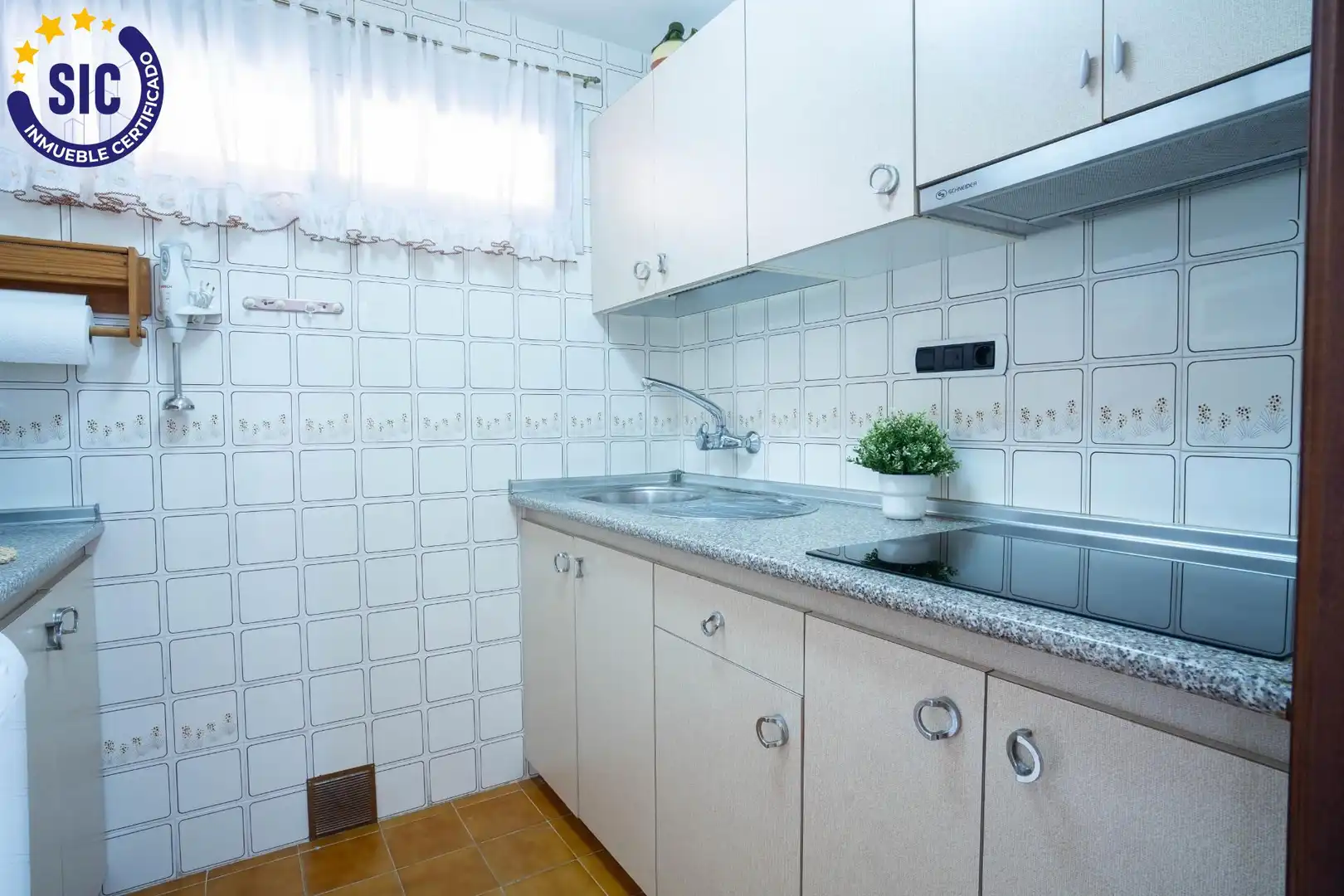 Cuina de Apartament en venda en Oropesa del Mar / Orpesa amb Terrassa i Moblat