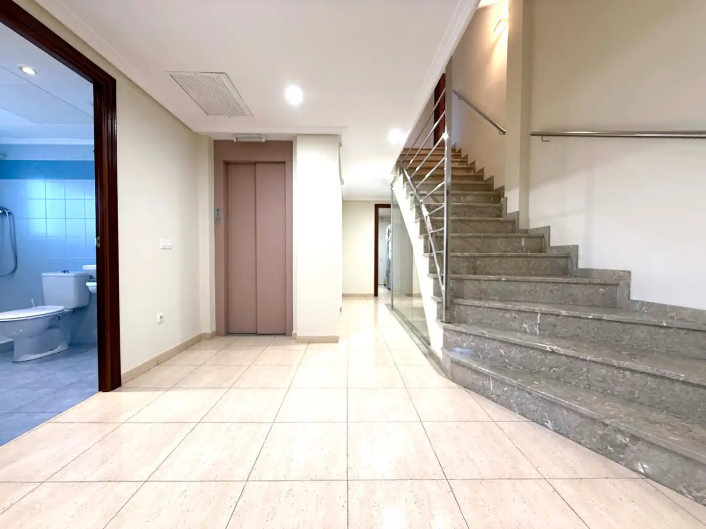 Casa a schiera con terrazza in vendita a Carrer de Vinebre, imagen 27