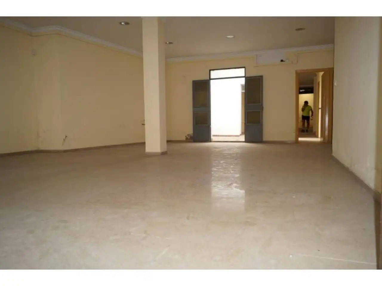 Local comercial en venda a Baena, imagen 7