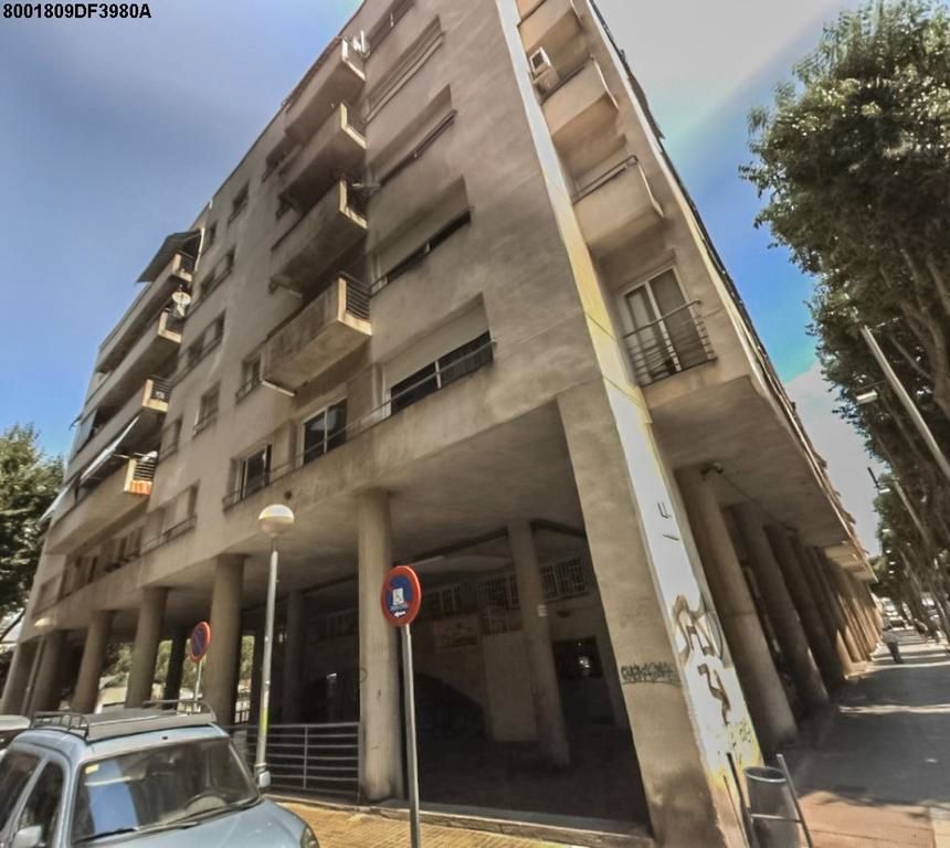 Vista exterior de Garatge en venda en Badalona