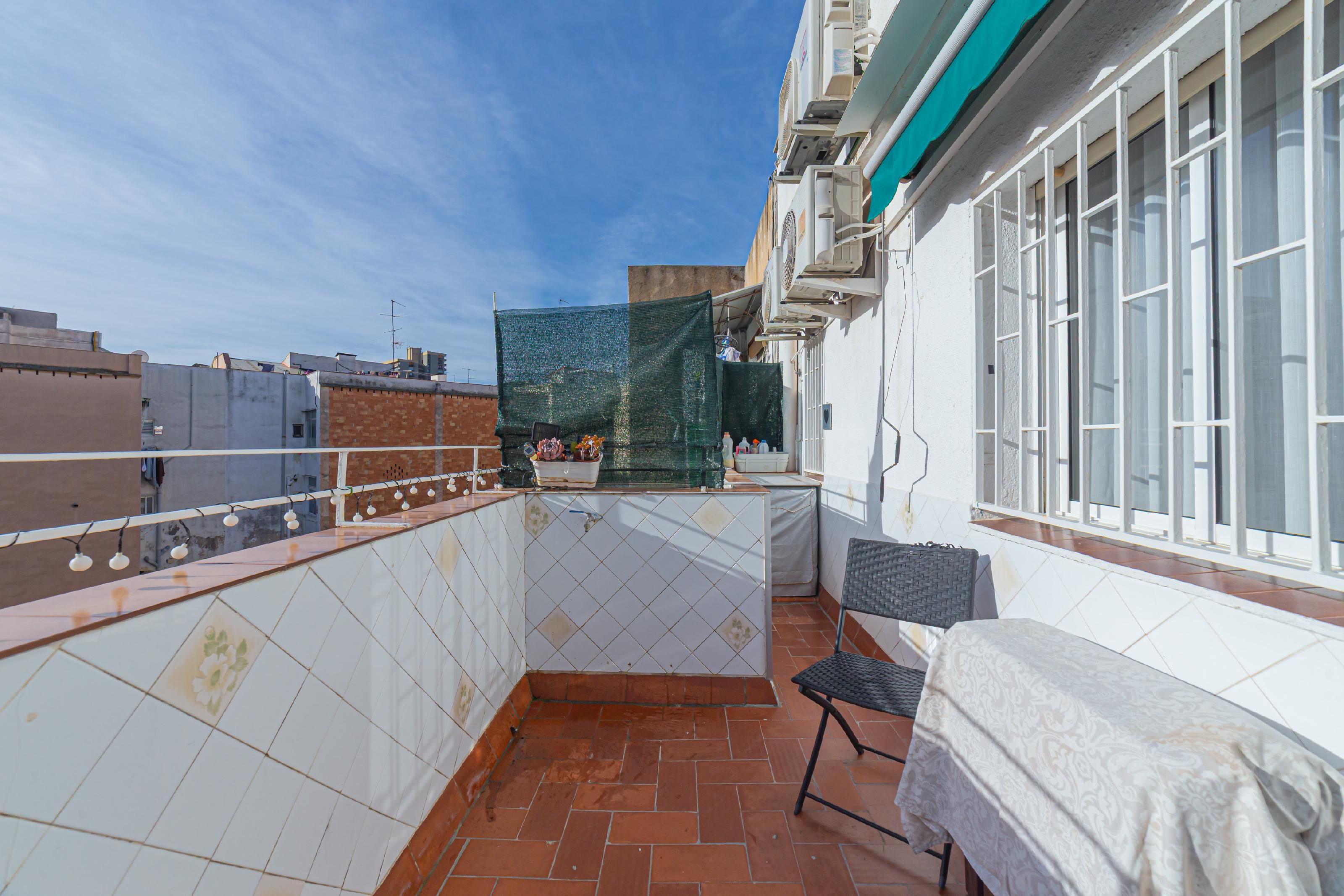 Exterior view of Attic for sale in  Barcelona Capital  with Heating, Parquet flooring and Terrace
