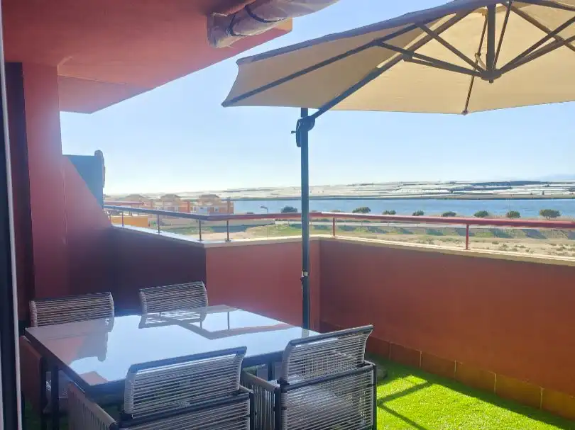 Terrasse von Wohnungen zum Verkauf in Roquetas de Mar mit Klimaanlage und Terrasse