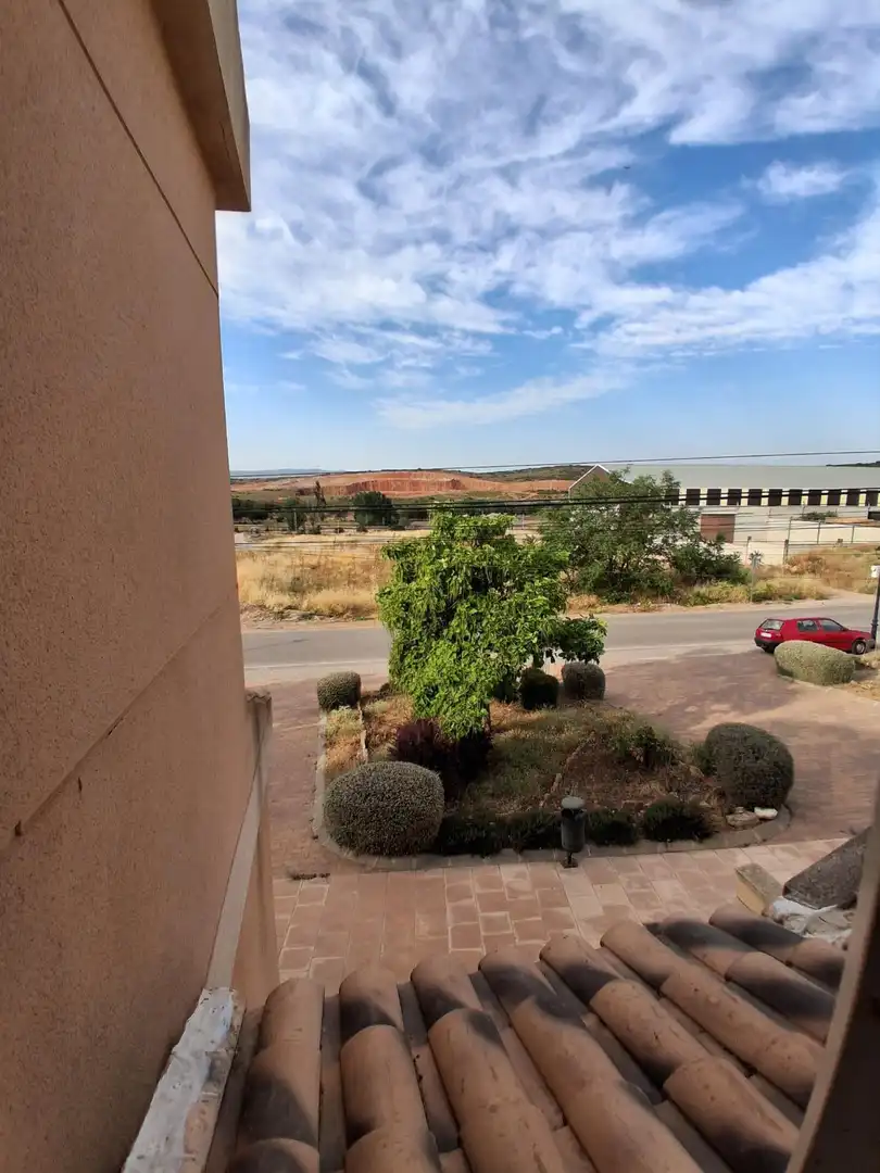 Vista exterior de Casa adosada en venda en Balazote amb Aire condicionat, Calefacció i Terrassa