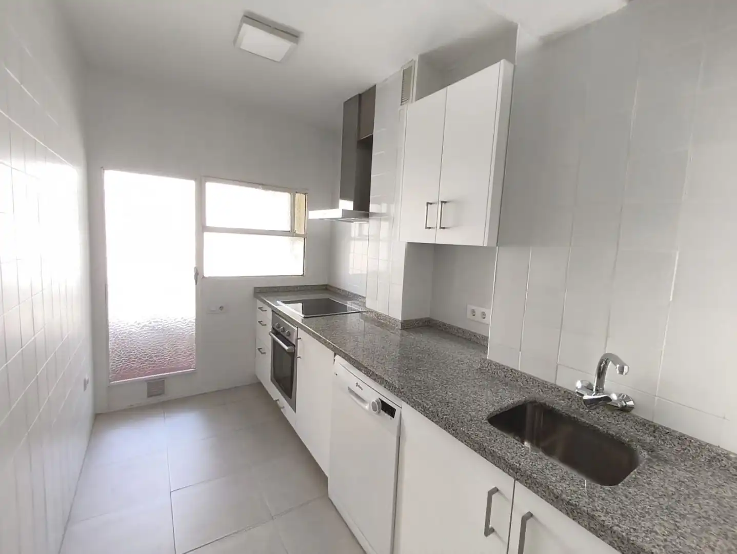 Piso con balcón en venta en Maria Auxiliadora - Barriada de Llera, imagen 12