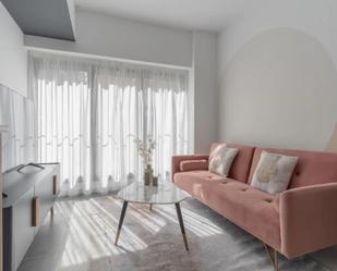 Sala d'estar de Apartament de lloguer en  Madrid Capital amb Aire condicionat