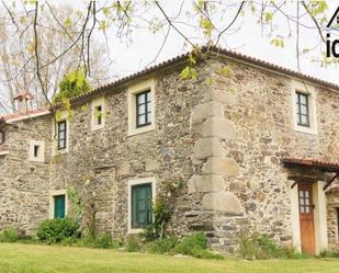 Vista exterior de Finca rústica en venda en Cesuras amb Terrassa