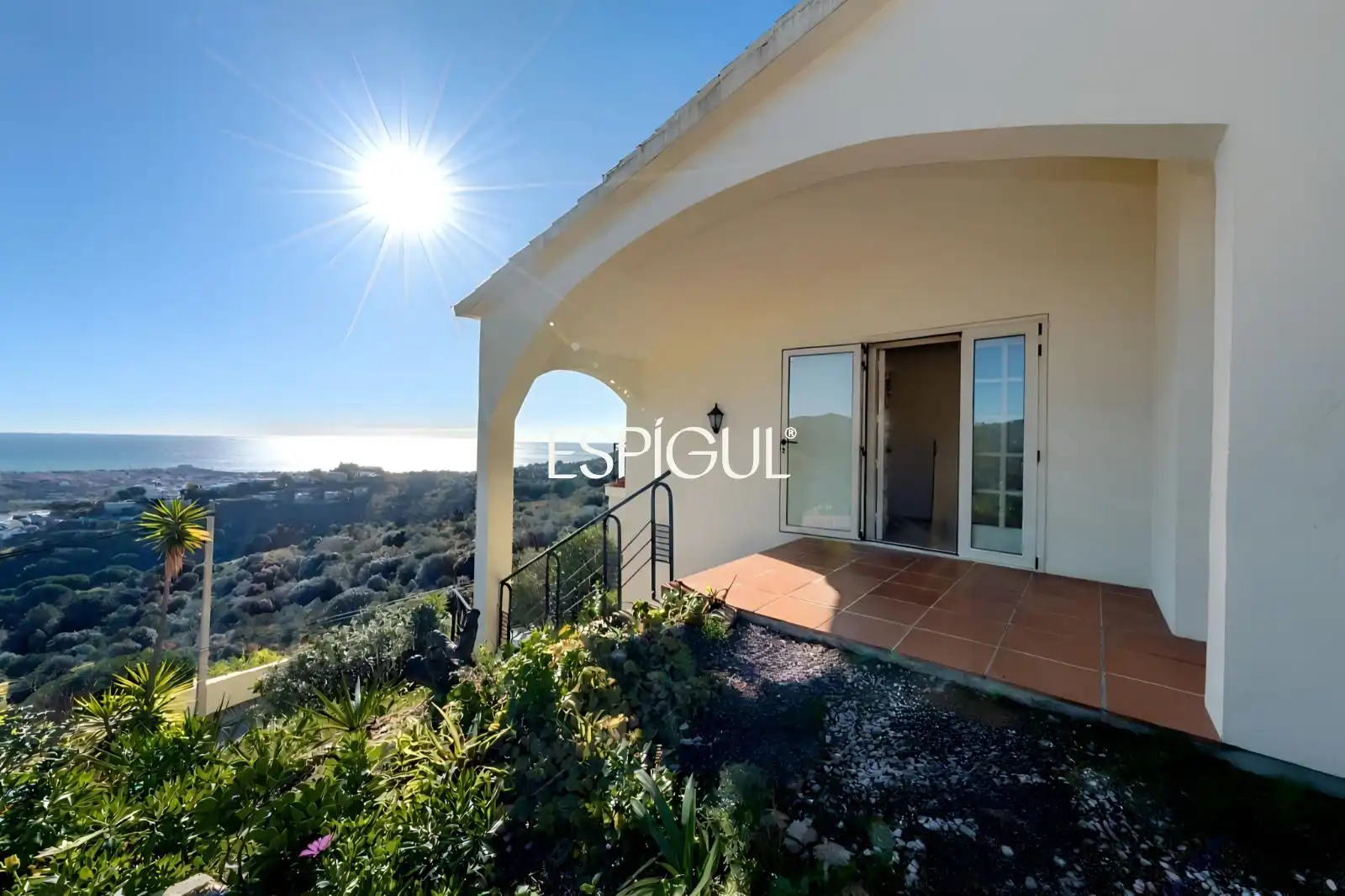 Vista exterior de Casa o chalet en venta en Alella con Calefacción, Terraza y Trastero