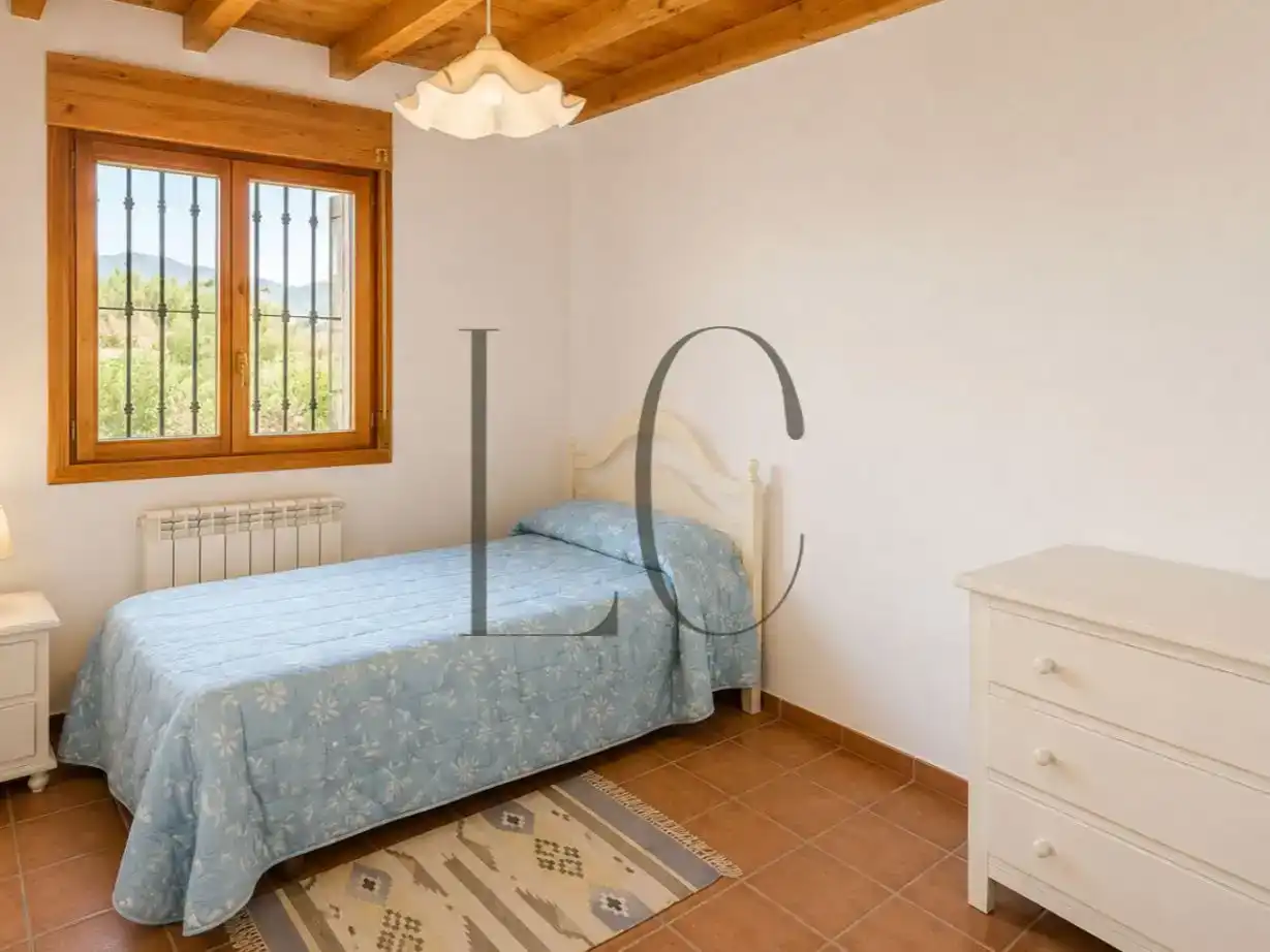 Habitación de Piso en venta en La Tala con Jardín privado, Trastero y Amueblado
