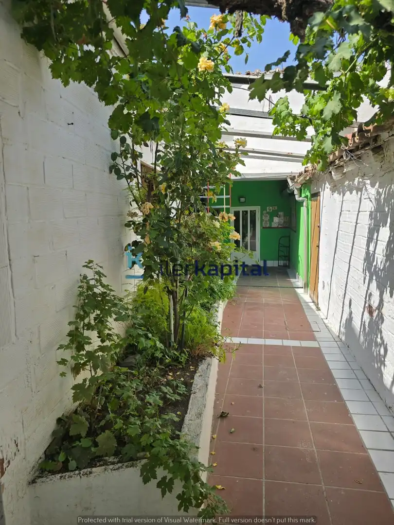 Vista exterior de Casa o xalet en venda en Almenar amb Calefacció, Jardí privat i Traster