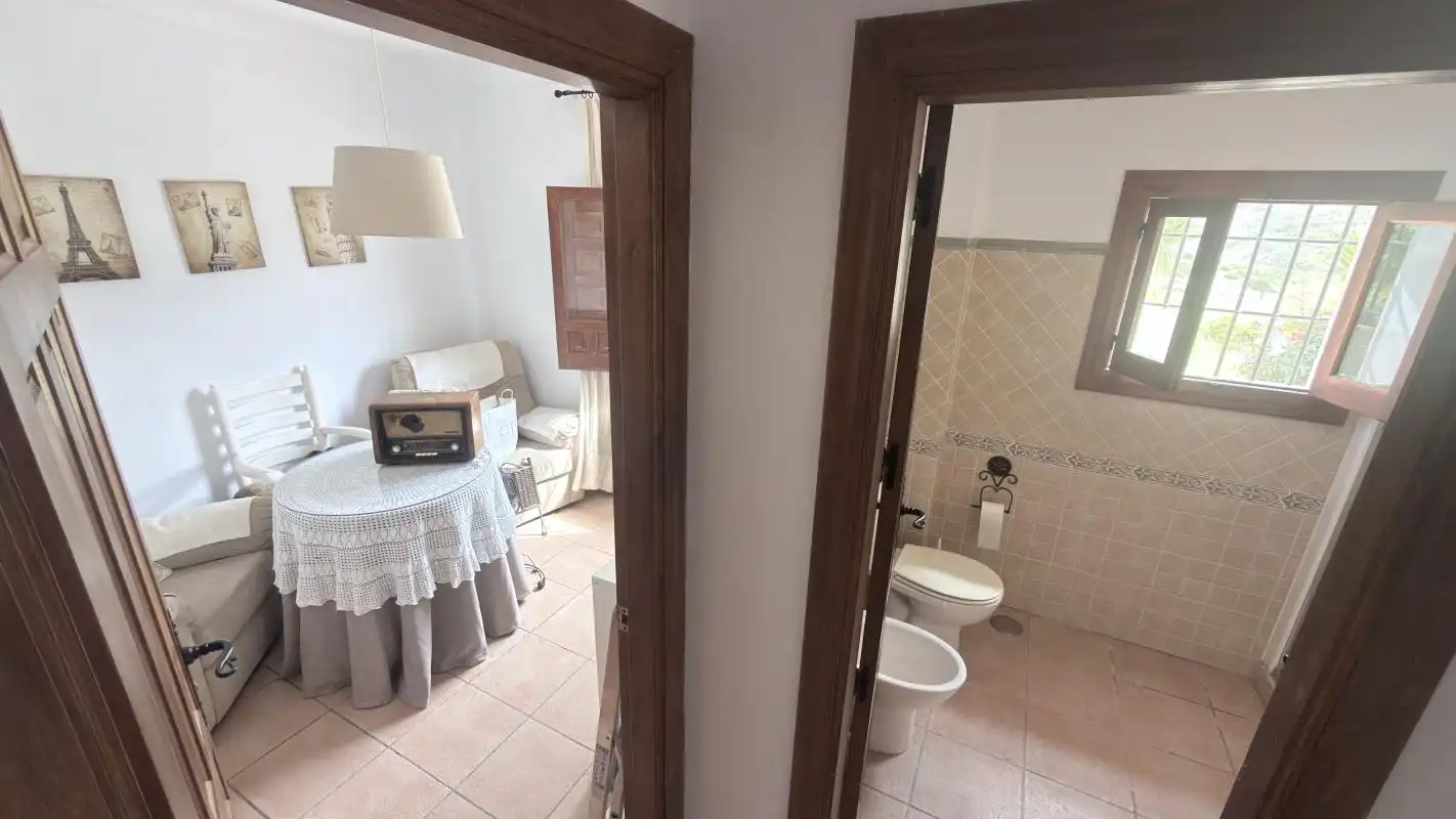 Badezimmer von Country house zur Miete in Valle de Abdalajís mit Klimaanlage, Heizung und Privatgarten
