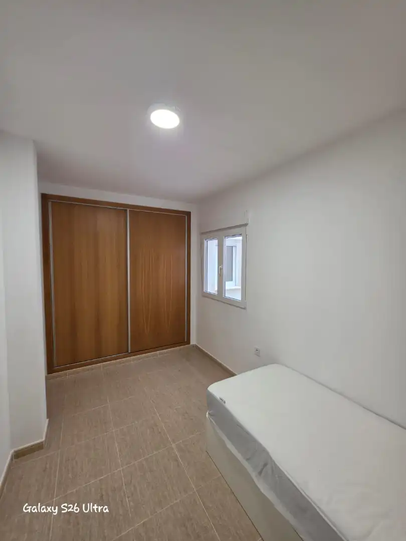 Habitación de Piso de alquiler en Albatera con Aire acondicionado, Trastero y Amueblado