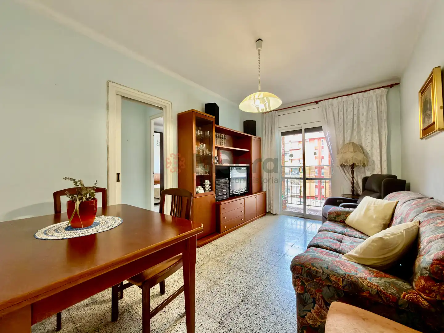 Wohnzimmer von Wohnung zum Verkauf in Barcelona mit Möbliert, Ofen und Balkon
