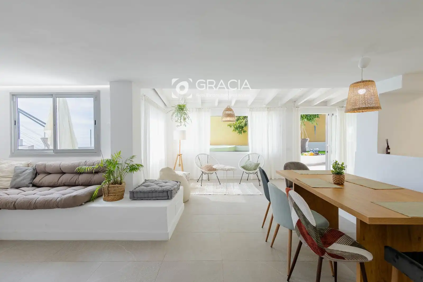 Sala d'estar de Casa adosada en venda en Adeje amb Jardí privat, Terrassa i Traster