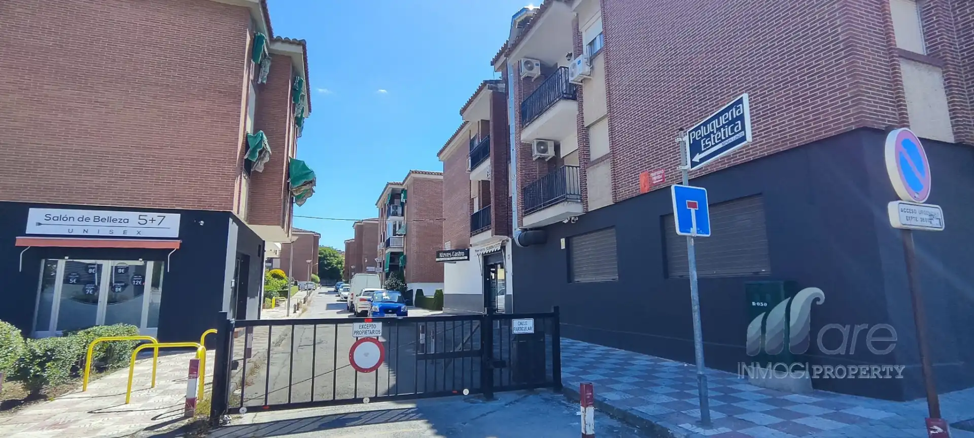 Außenansicht von Wohnung zum Verkauf in Granada mit Klimaanlage, Privatgarten und Terrasse