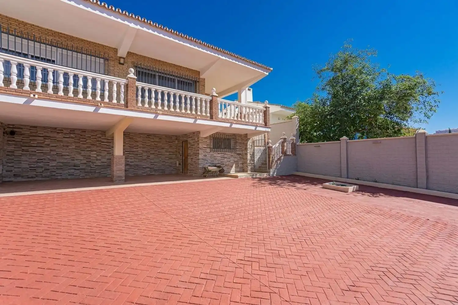 Vista exterior de Casa o xalet en venda en Rincón de la Victoria amb Terrassa i Traster