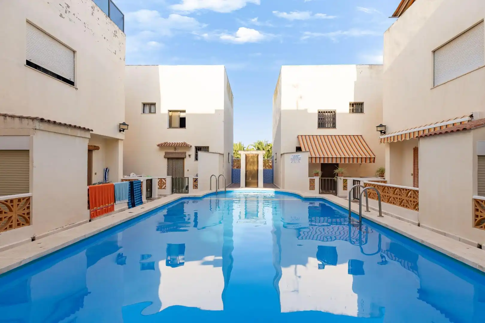 Piscina de Ático en venta en Tavernes de la Valldigna con Terraza, Trastero y Amueblado