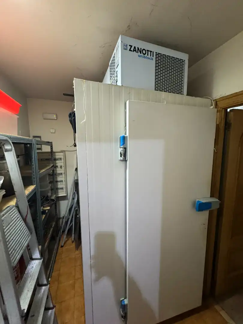 Exterior view of Commercial properties for rent in Bilbao   with Air Conditioner and Furnished