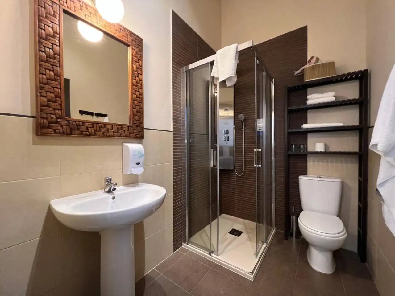 Bathroom of Buildings for sale in Tardajos