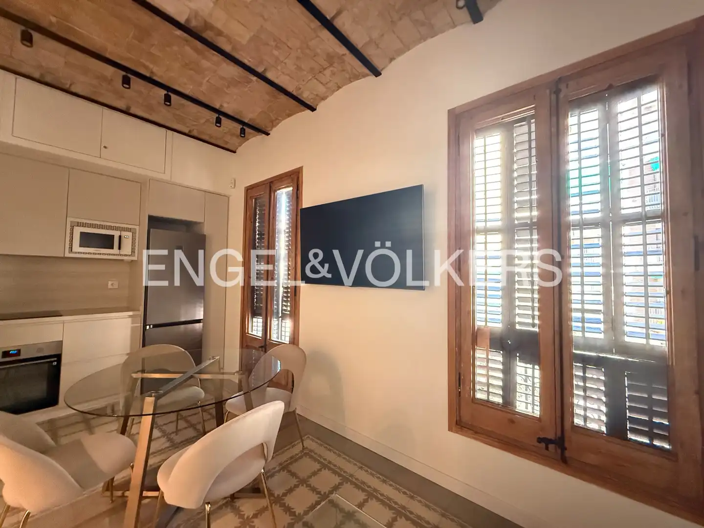 Dining room of Flat for rent in Barcelona  with Air Conditioner, Heating and Parquet flooring