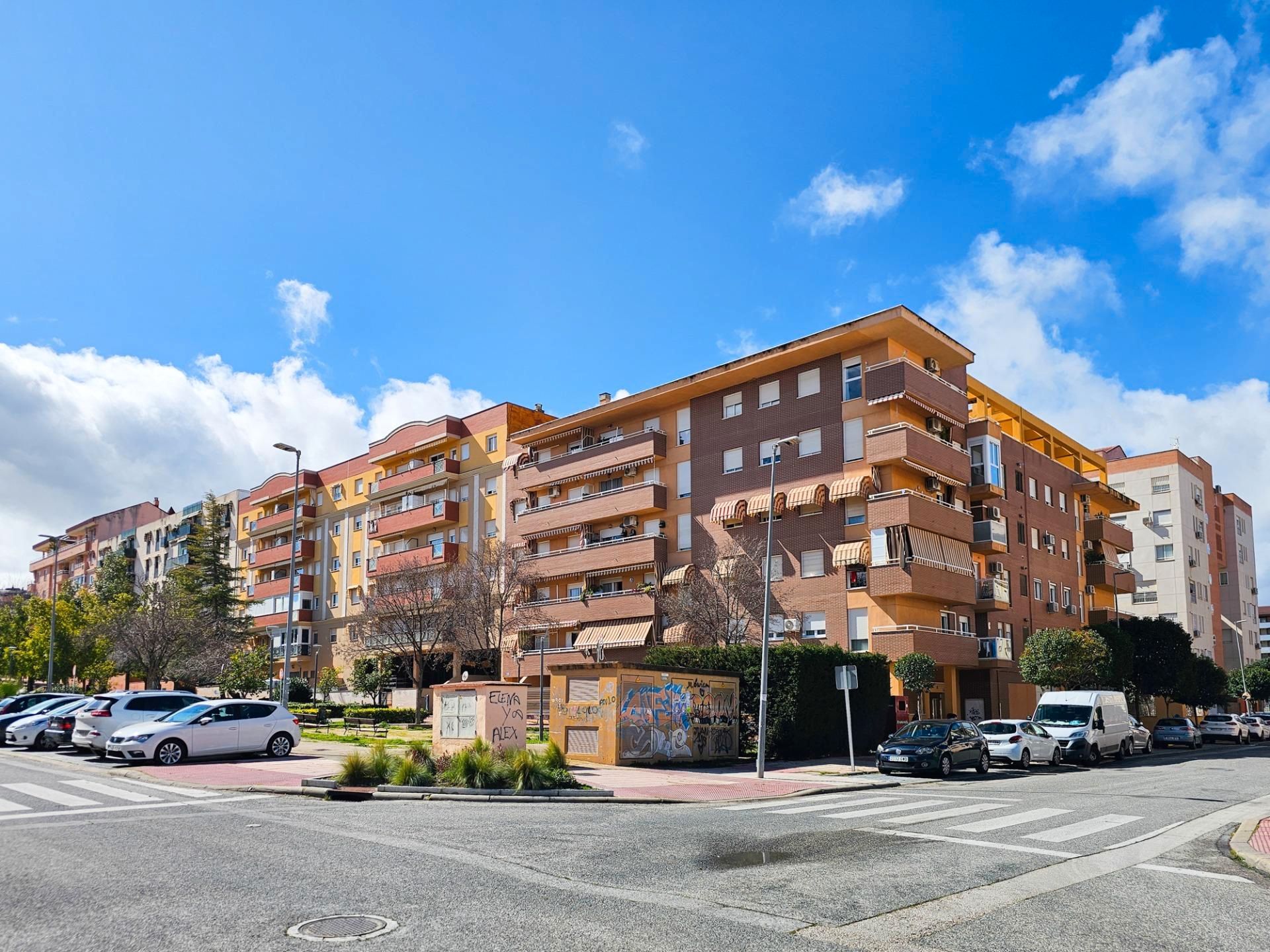 Vista exterior de Pis en venda en  Jaén Capital amb Aire condicionat, Calefacció i Terrassa