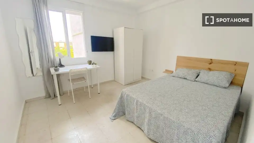 Bedroom of Flat for rent in Sevilla  with Air Conditioner, Heating and Furnished