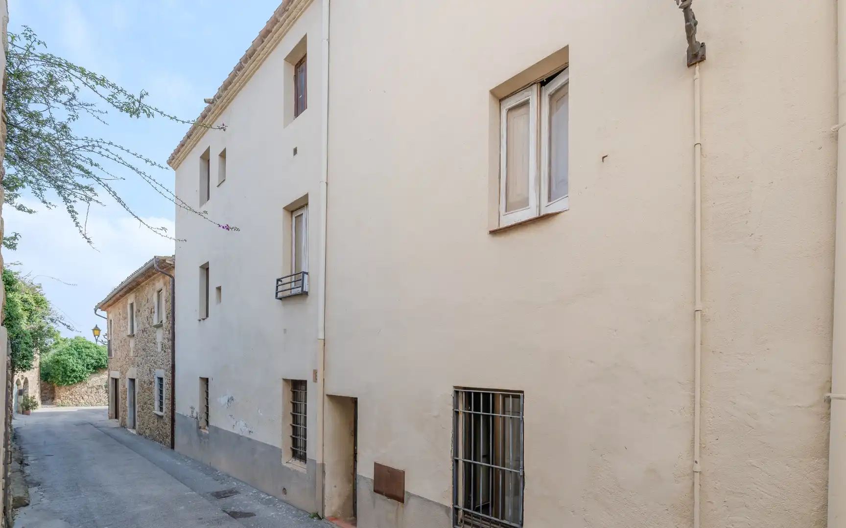 Exterior view of Buildings for sale in Benaguasil