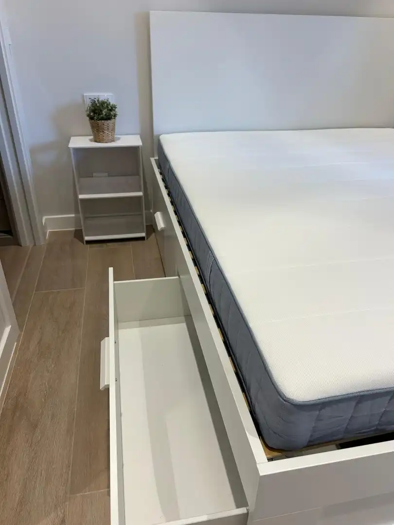 Schlafzimmer von Wohnung zur Miete in  Pamplona / Iruña mit Klimaanlage, Heizung und Terrasse