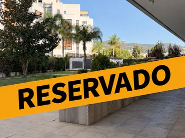 Pis amb piscina en venda a Calle Marie Curie 13B