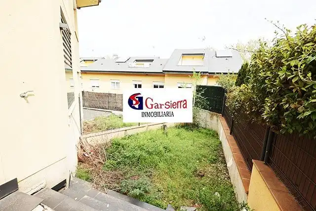 Vista exterior de Casa o chalet en venta en Madrid con Calefacción, Jardín privado y Terraza
