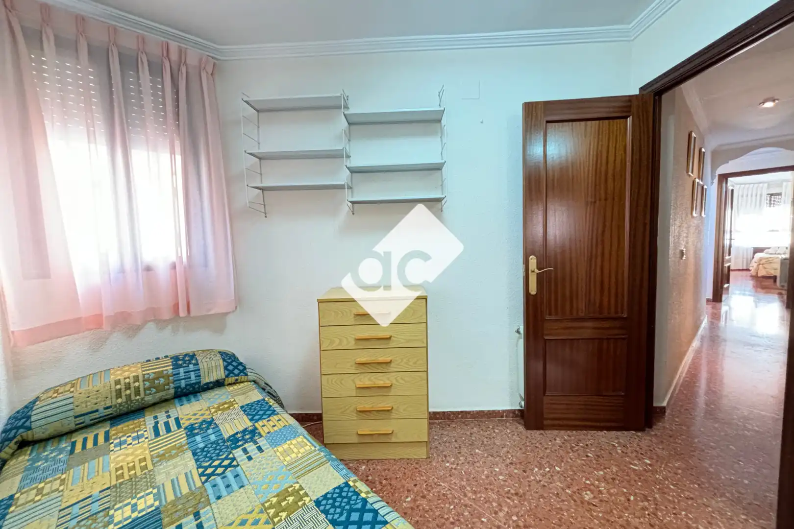 Schlafzimmer von Wohnungen zur Miete in Valencia mit Heizung, Möbliert und Ofen