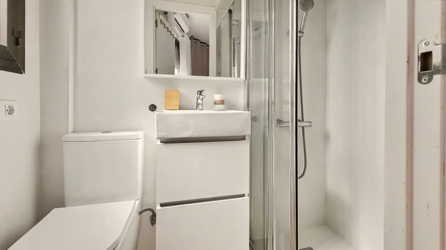 Baño de Estudio en venta en Dénia con Aire acondicionado, Calefacción y Jardín privado