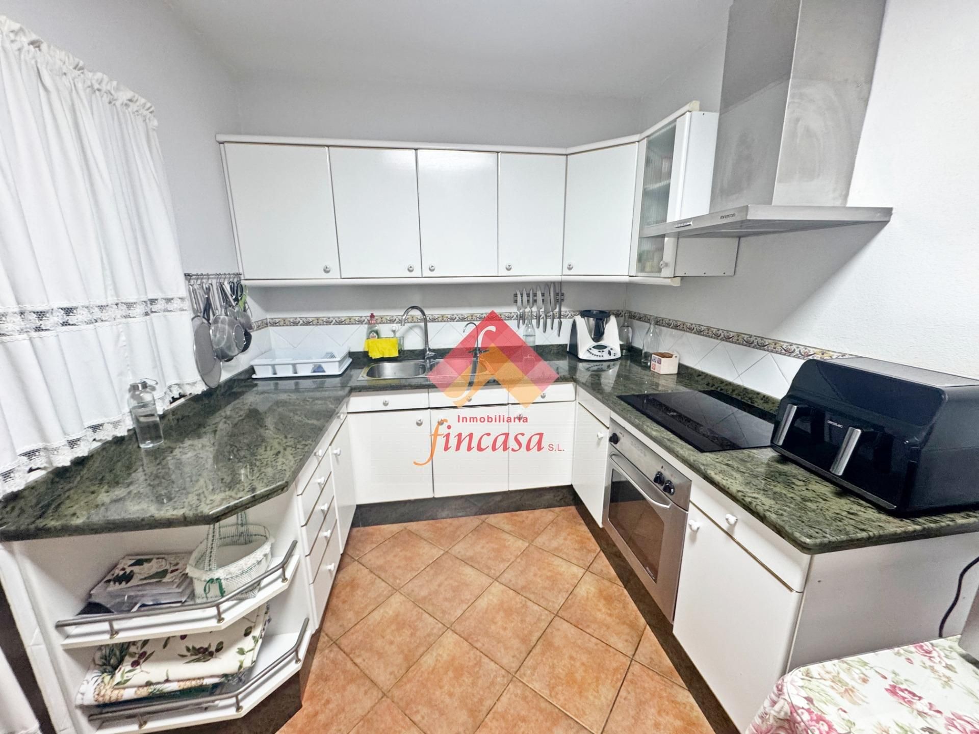 Cocina de Dúplex en venta en Ronda con Aire acondicionado