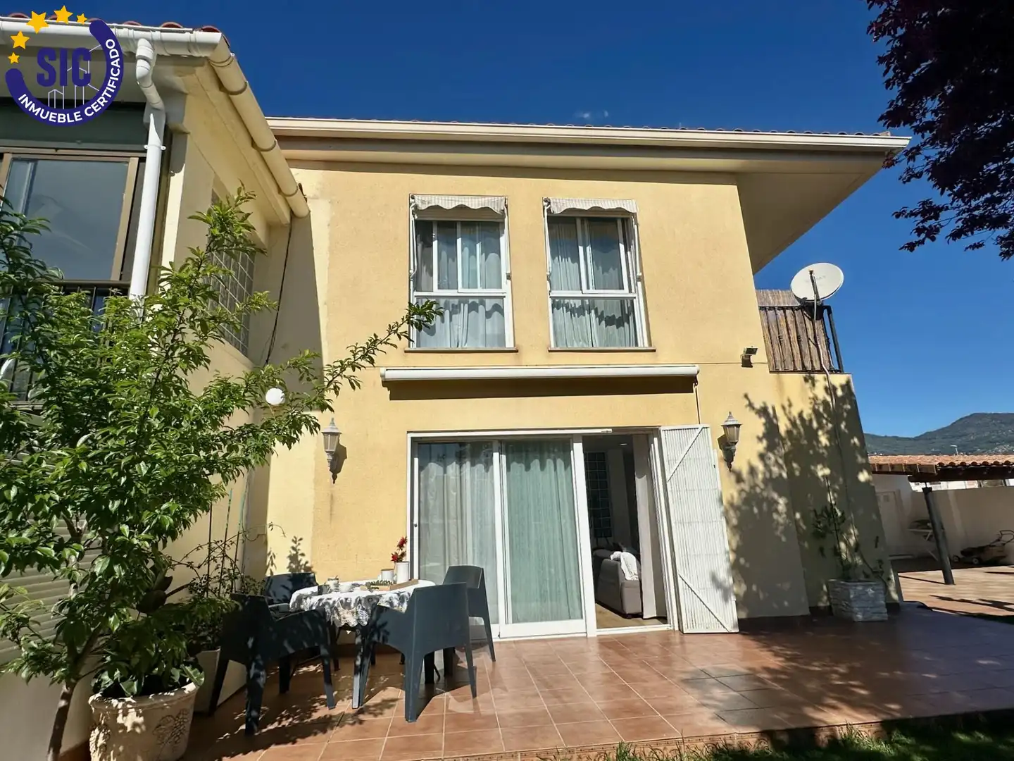 Vista exterior de Casa o xalet en venda en Benicasim / Benicàssim amb Aire condicionat, Jardí privat i Parquet